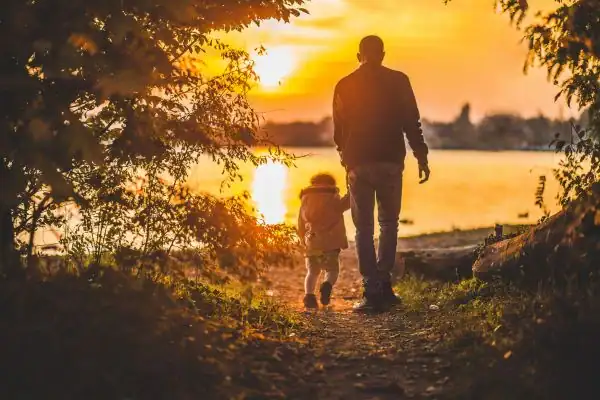 image of dad and child - parental alienation Durham